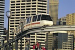Monorail train on Pyrmont Bridge near Harbourside Station thumbnail